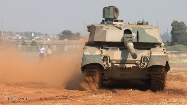 AAD 2018: Olifant Mk2 vehicle mobility demonstration смотреть онлайн
