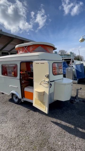 VW Beetle With Caravan! #vw #dub #retro #classiccar смотреть онлайн