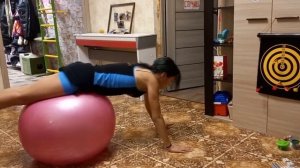 Гимнастика дома. Упражнения с мячом. Fit Ball gymnastics at home