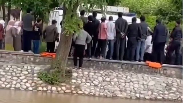 ДАР ЯК РӮЗ ДАР ДУШАНБЕ ДУ КӮДАК ҒАРҚ ШУДААНД смотреть онлайн