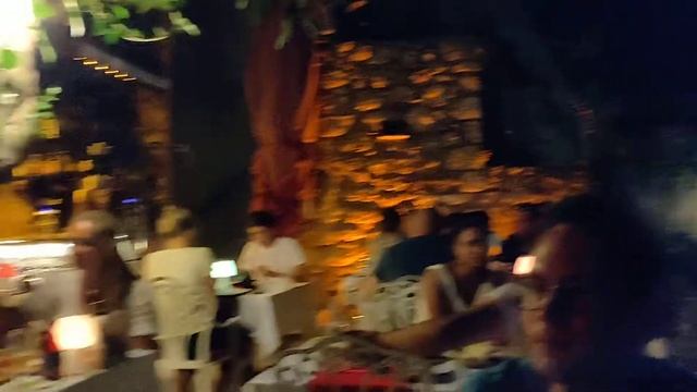 Атмосфера и виды в ресторане Калеичи, Анталия. Вечер смотреть онлайн