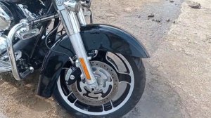 Покупаем другу мот, Харли Давидсон Стрит Глайд, Электро Глайд выбираем из двух.