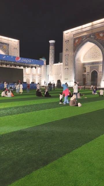 Площадь Регистан, Ташкент смотреть онлайн