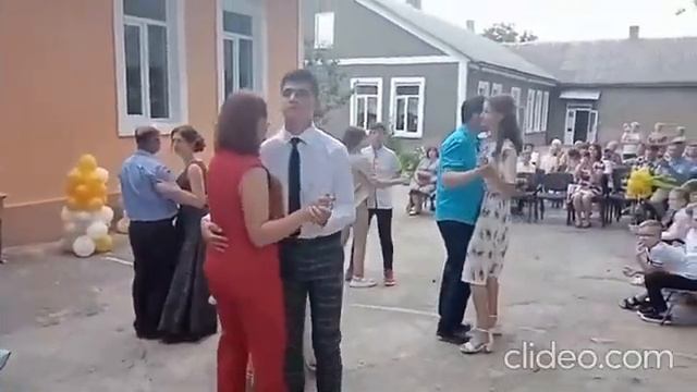 Випускний вечір 2021 року смотреть онлайн