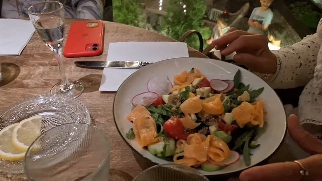 ОТМЕЧАЛИ День Свадьбы МОИХ РОДИЛЕЙ В красивом РЕСТОРАНЕ "CO - CO CHALET"! Мне не понравилось там? смотреть онлайн