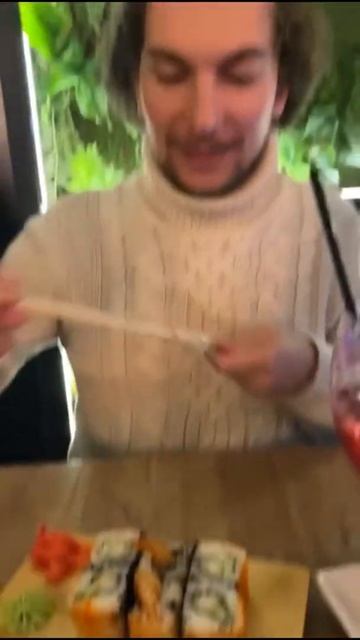 Макдак закрывают! Едим в Кафе все по 200! смотреть онлайн