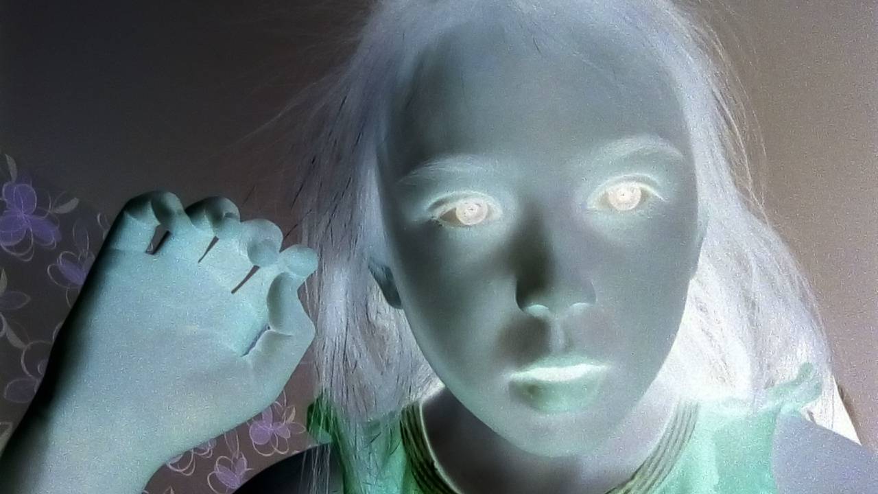 ИГРА КРАСНАЯ ДВЕРЬ ЖЁЛТАЯ ДВЕРЬ ДВЕРЬ ЛЮБОГО ЦВЕТА смотреть онлайн