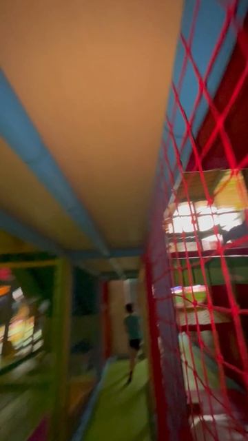 Володя в игровой Family Park в ТЦ «Юбилейный» г. Хабаровск, Володе 3,8 года смотреть онлайн