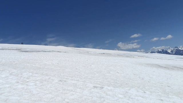 На Эльбрус, на высоту 4100 метров смотреть онлайн