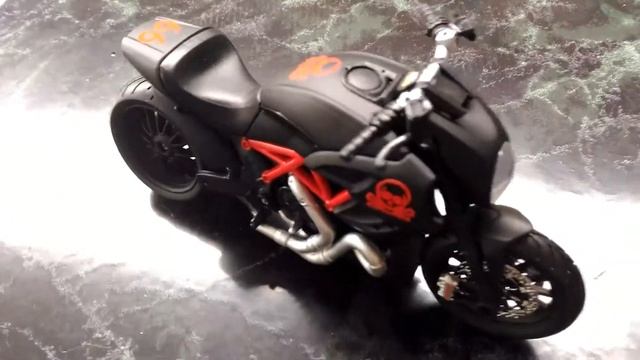 Diecast DUCATI DIAVEL Scale 1:12 By Masito(custom)