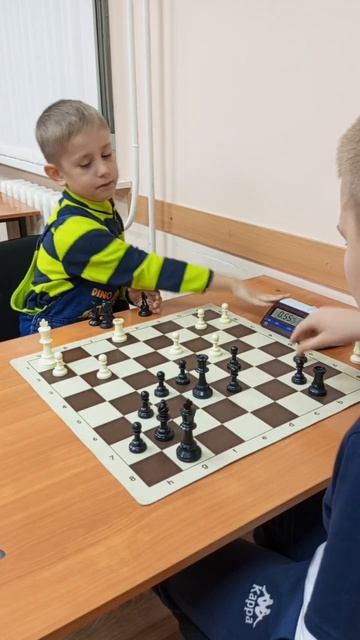Шахматы. Зевок Ферзя. Муфазалов Тимур #chess #шахматы #blitz смотреть онлайн