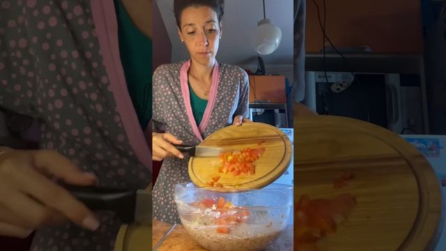 ВКУСНЫЕ,СОЧНЫЕ,КОТЛЕТЫ С КАБАЧКОМ И ПОМИДОРОМ.ЖАРИТЬ НИЧЕГО НЕ НУЖНО!#котлеты#котлетывдуховке смотреть онлайн