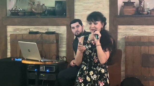 Нина Андреева поет песню про клуб! 1.07.23. Вечеринка знакомств в ресторане «Амарант» смотреть онлайн
