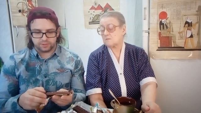 Какой шоколад вкуснее? Детский или классический? Сейчас выясним😉 смотреть онлайн