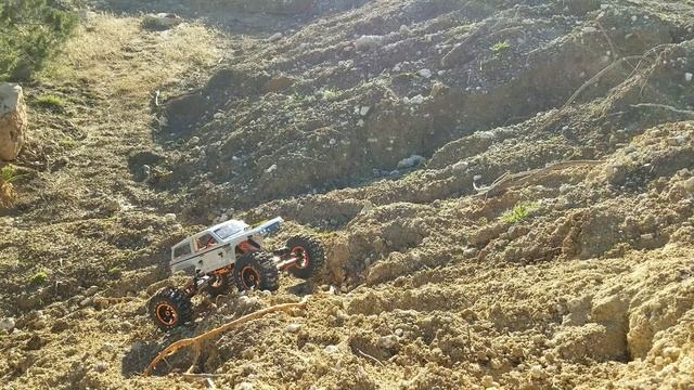 Exceed Mad Torque & Axial Wraith Crawl смотреть онлайн