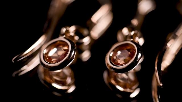 Серьги из золота с персиковыми сапфирами ART OF GLOW смотреть онлайн