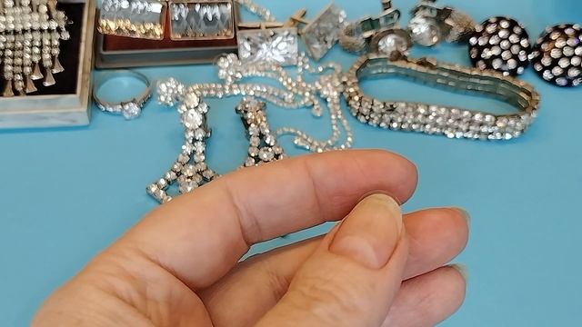 5.Украшения с прозрачными кристаллами.1я серия.