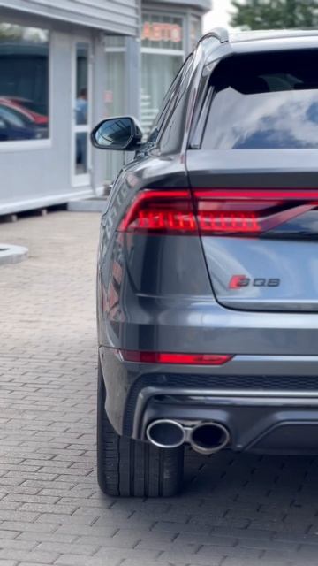 Audi SQ8 очень крутой серийный дизельный кроссовер в Риэл-авто. В продаже. 13,2 млн смотреть онлайн