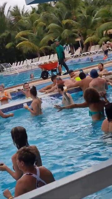 Весёлый отель в Доминикане смотреть онлайн