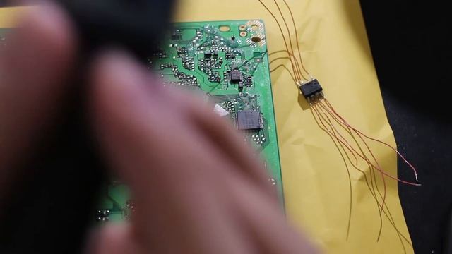 How to Install a Modchip in an Original PlayStation | MM3 PS1 Modchip Install Tutorial смотреть онлайн
