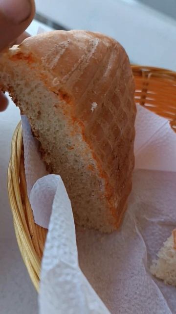 В кафе Тамани вот подают хлеб, жесть сложно помыть нож смотреть онлайн