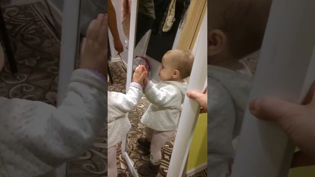 Малыш и зеркало смотреть онлайн