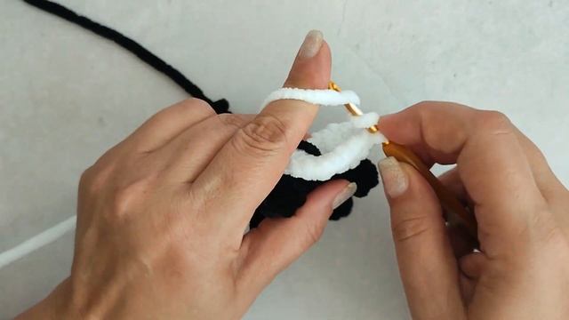 Мини панда брелок крючком, бесплатный мк панда крючком 9 см