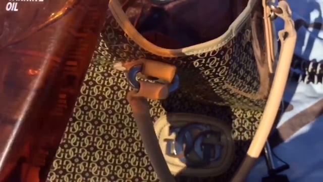 ВЛОГ:ЧТО В МОЕЙ ПЛЯЖНОЙ СУМКЕ/ПЛЯЖНЫЙ ГЛАМУР(Katya Ru) смотреть онлайн