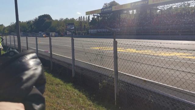 Ferrari fans vs safety car Monza 2022 смотреть онлайн