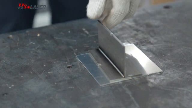 Cварочный аппарат лазера волокна 1500В Хандхэльд сварил заварку нержавеющей стали смотреть онлайн