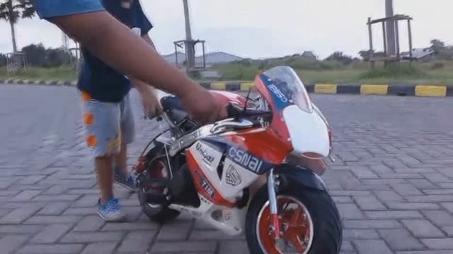 BiKE Motor mini gp 50 cc ,Mini Moto 49cc , Funny BABY Unboxing смотреть онлайн