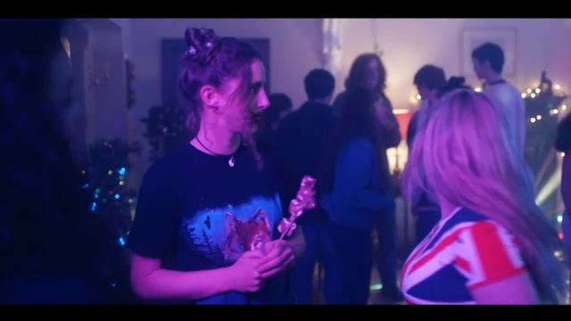 Derry Girls | Throwing A House Party For The Children Of Chernobyl смотреть онлайн