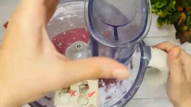 Quick 5 Minutes Healthy Three Ingredients Frozen Yogurt.Cocoberry Replica (no Ice Cream)