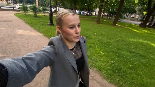 КАК СНИМАТЬ НА УЛИЦЕ? Street style от фэшн фотографа с солнцем и вспышками смотреть онлайн