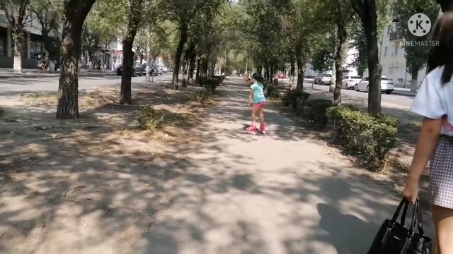 детёныш себя убивает. смотреть онлайн