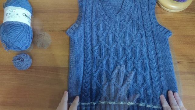 Безрукавка на мальчика \\связана рельефным ирландским узором смотреть онлайн