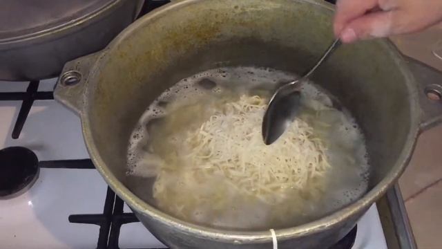 Kesgan Osh judayam mazzali taom😋/ Прохладный суп нарезанный очень вкусный 😋 Cool food 😋 смотреть онлайн