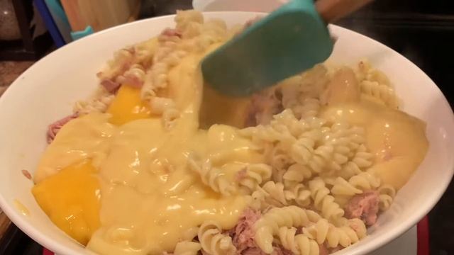 HOW TO MAKE A DELICIOUS TUNA CASSEROLE