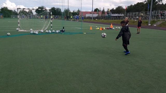"Горное Ущелье "03.08.2024г Разминка Металлург 2016г перед товаркой с "Anqelball" Уфа смотреть онлайн