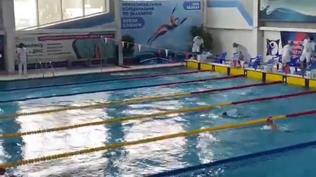 в Абакане🙂 на соревнованиях🤯.по 2 дорожке смотреть онлайн