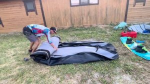 Сворачиваю лодку на природе без насоса!