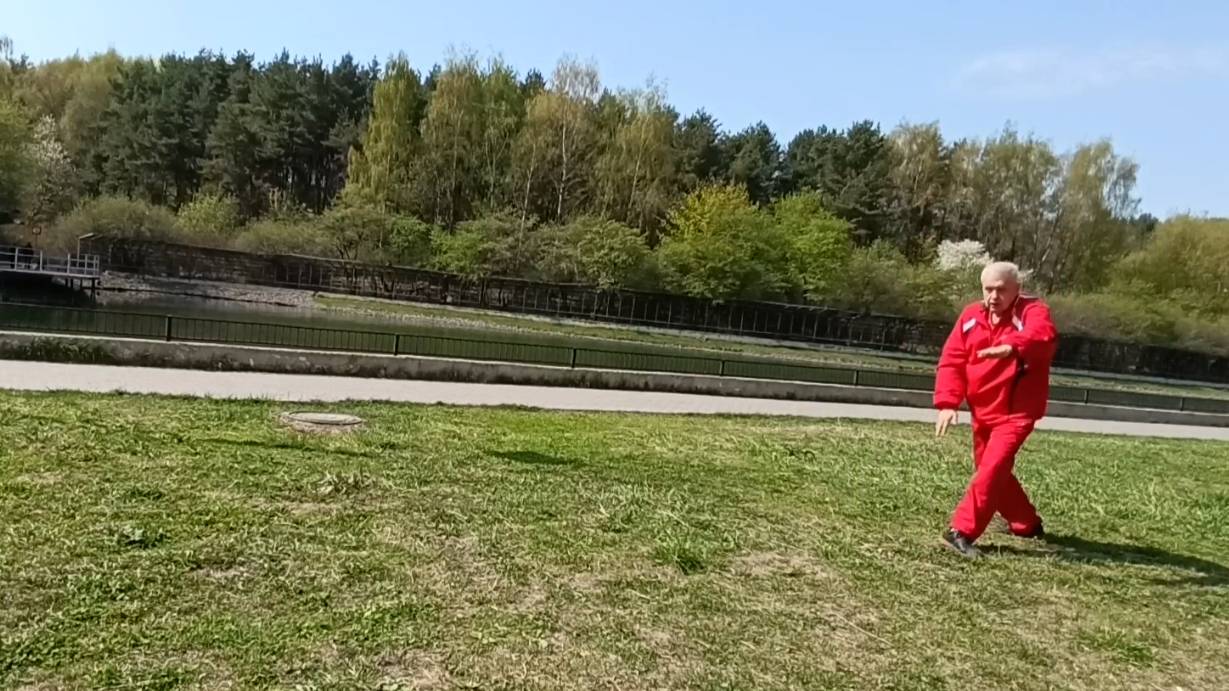 ДЖАОБАО У ПРУДА