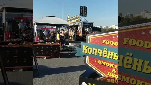 Наружная реклама. Ресторан фастфуда смотреть онлайн