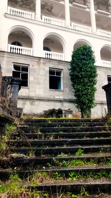 Заброшенное здание в Абхазии. Санаторий Грузия смотреть онлайн