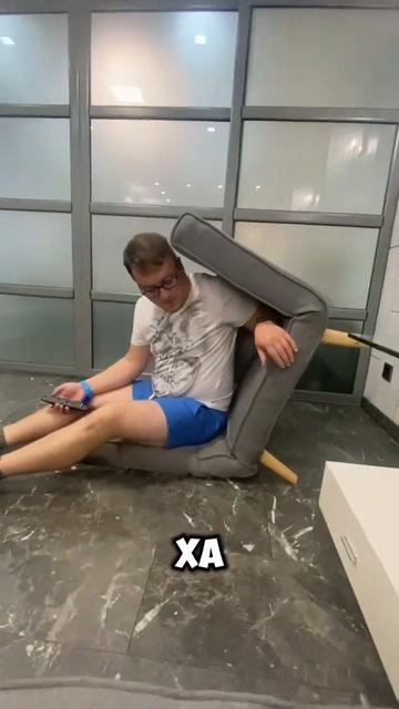 😂И ПОЭТОМУ ВСЕ ТАК ПРОИЗОШЛО🤣 ПЕРВЫЙ ДЕНЬ ЗАСЕЛЕНИЯ В ОТЕЛЬ 👌#sochi #summer #shorts смотреть онлайн