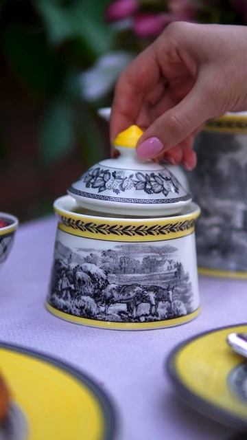 Историческая коллекция бренда, впервые представленная публике в 1830 году🤍 #сервировкастола смотреть онлайн