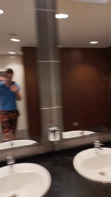 работа в отеле смотреть онлайн