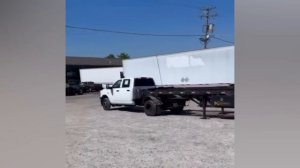 Сисун теперь живёт в ШАПе? 😮 "Вижу только механиков и водителей"