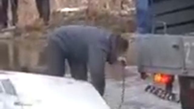 Как вытаскивали милицейский бобик из болота смотреть онлайн