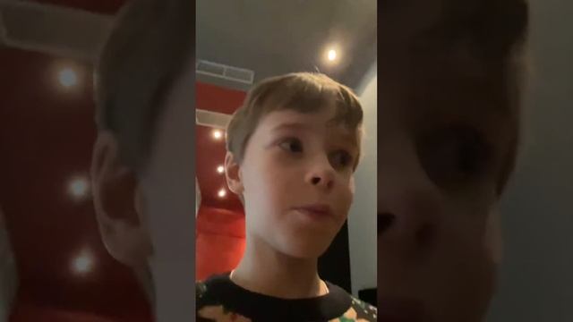 Я приехал в отель смотреть онлайн